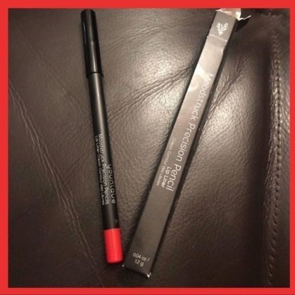 *30off3* NIB Younique Moodstruck Precision lip liner Pencil